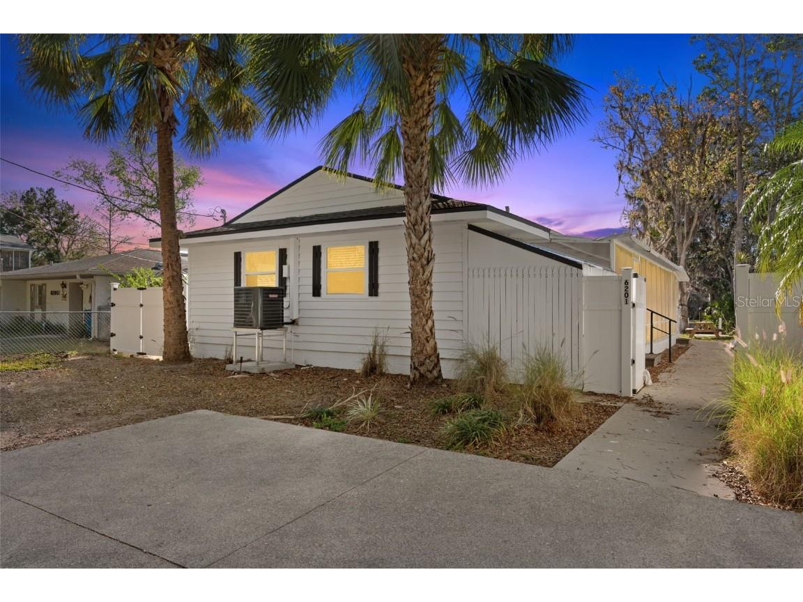 6201 Waverly Road Weeki Wachee FL 34607 A4642528 image1