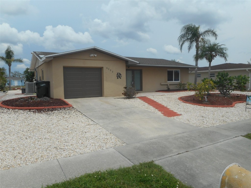6202 Fabian Road North Port FL 34287 A4569440 image1