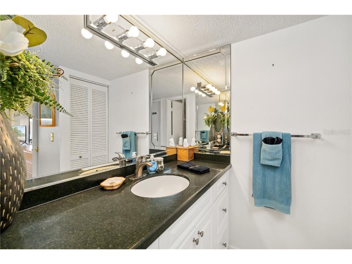 6204 Midnight Pass Road #201 Sarasota FL 34242 A4652172 image14