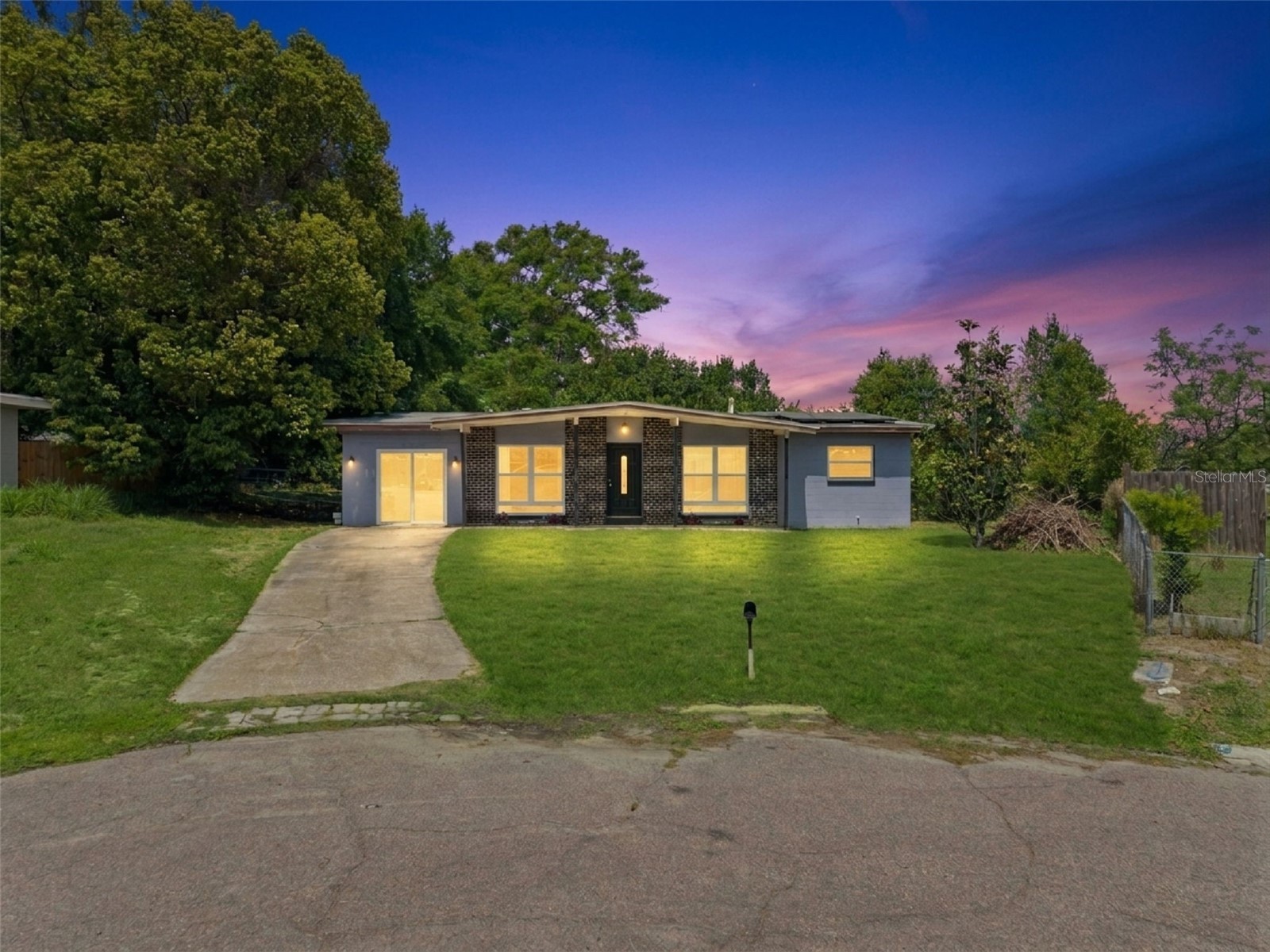 6204 Oakcrest Circle Orlando FL 32808 O6398995 image1
