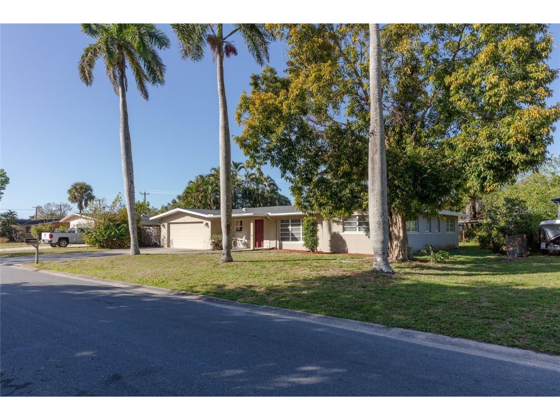 6205 Saint Andrews Circle N Fort Myers FL 33919 C7488125 image1
