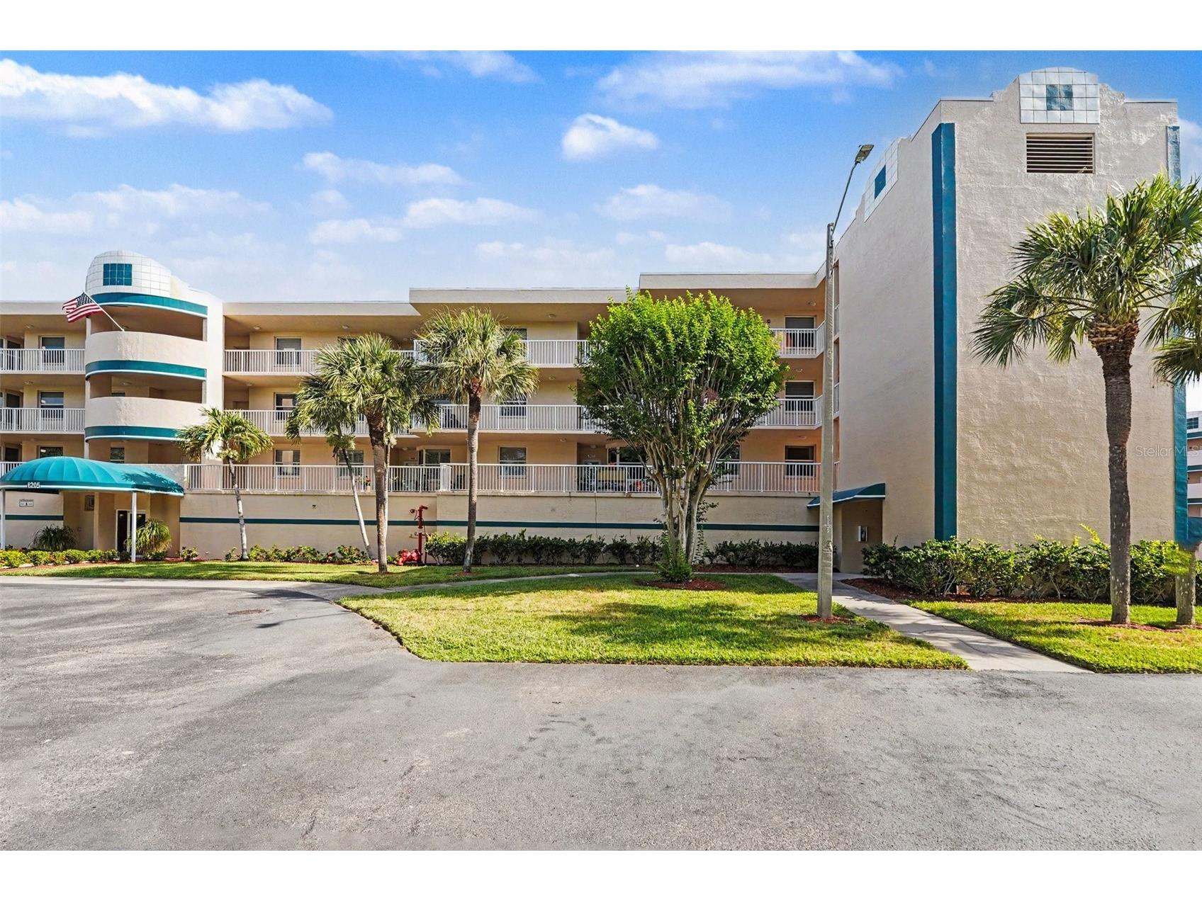 6205 Shoreline Drive #1106 Saint Petersburg FL 33708 TB8505664 image1