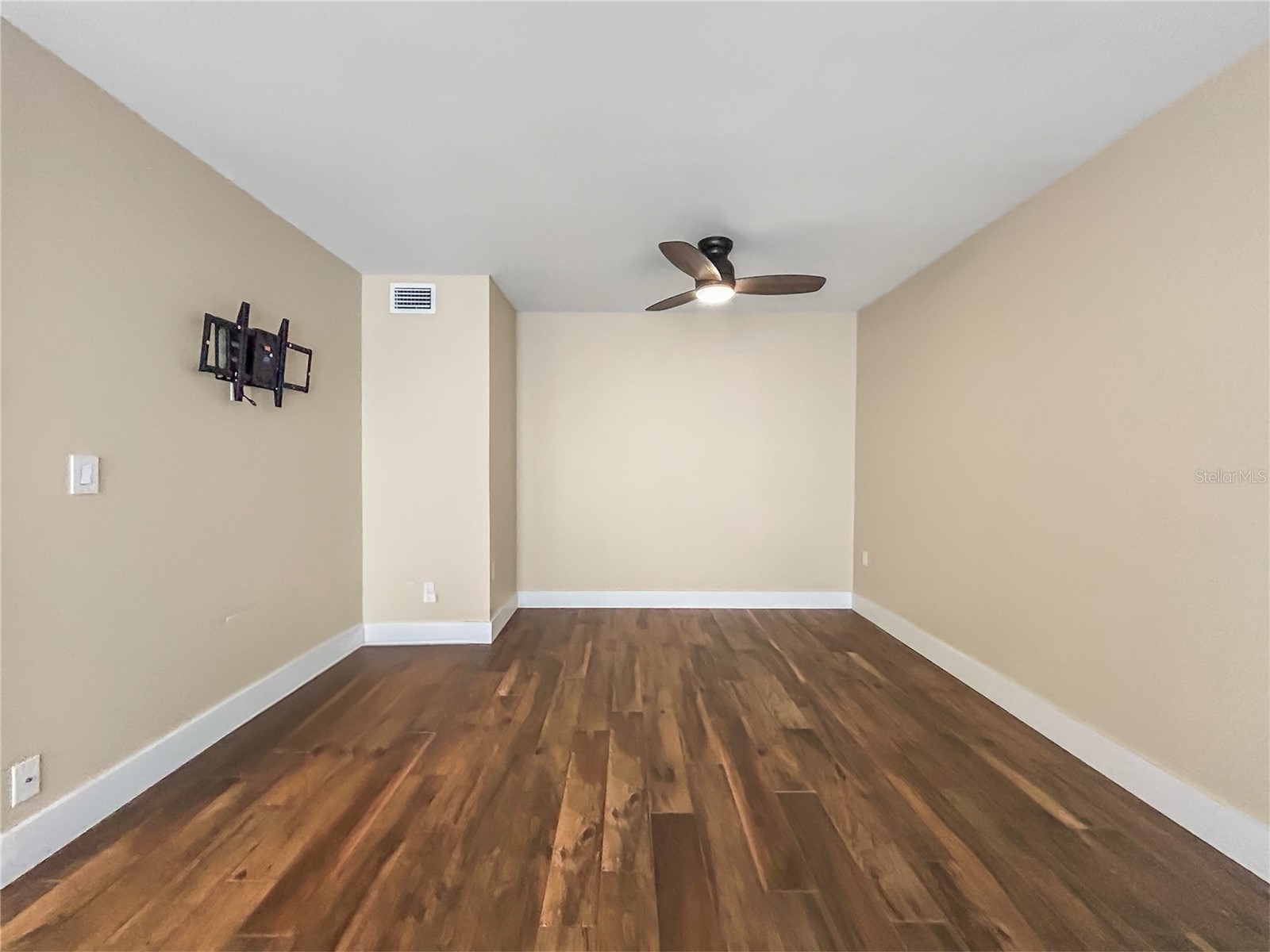 6206 Greenleaf Lane Tampa FL 33617 TB8493234 image28