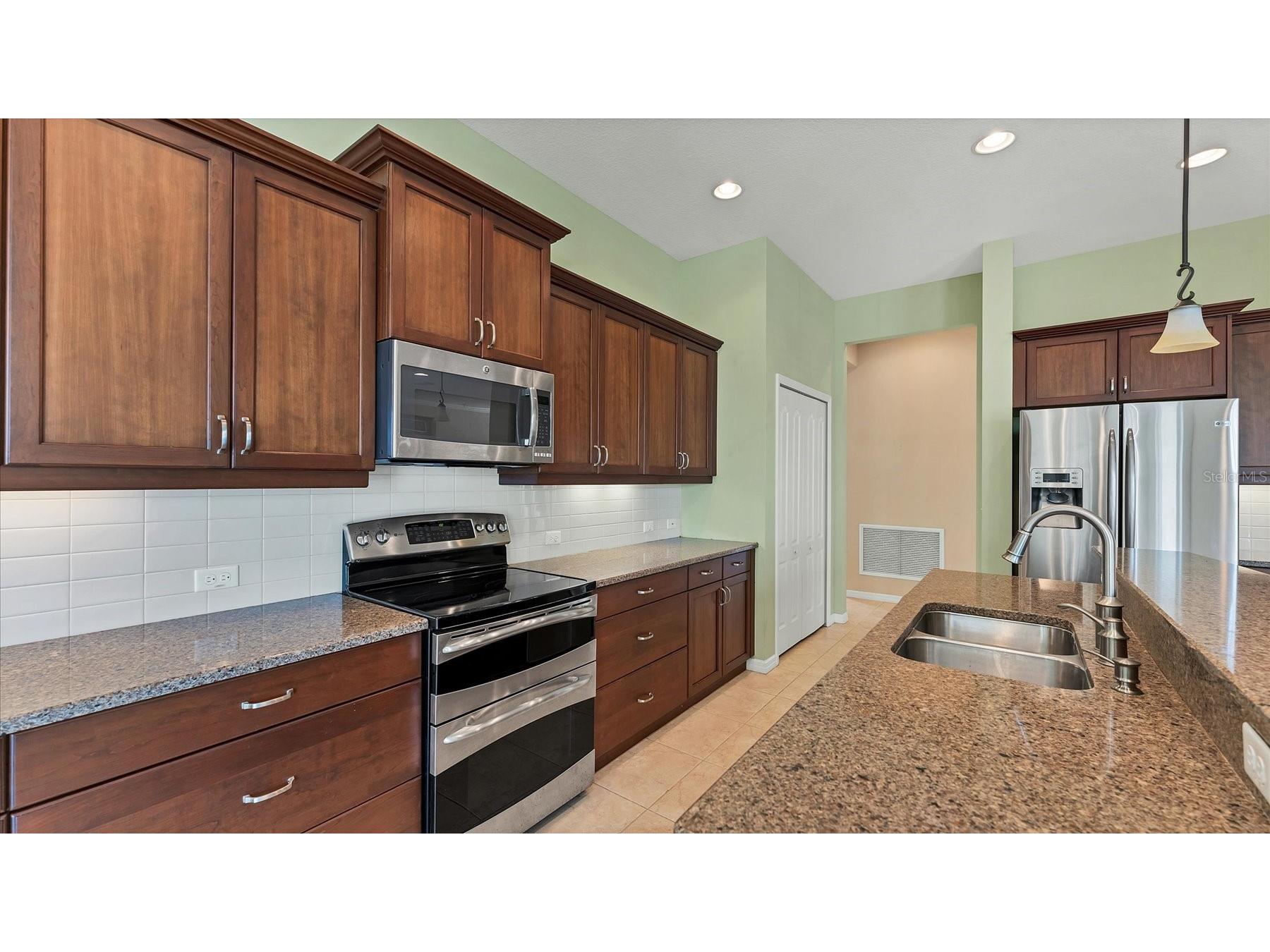 6207 46th Court E Bradenton FL 34203 A4681203 image10