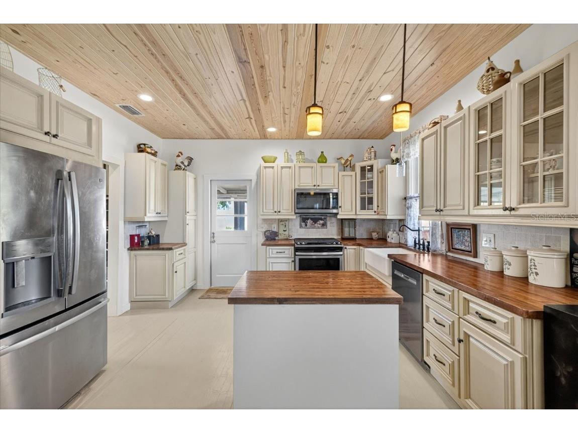 6207 Main Street New Port Richey FL 34653 W7880919 image16