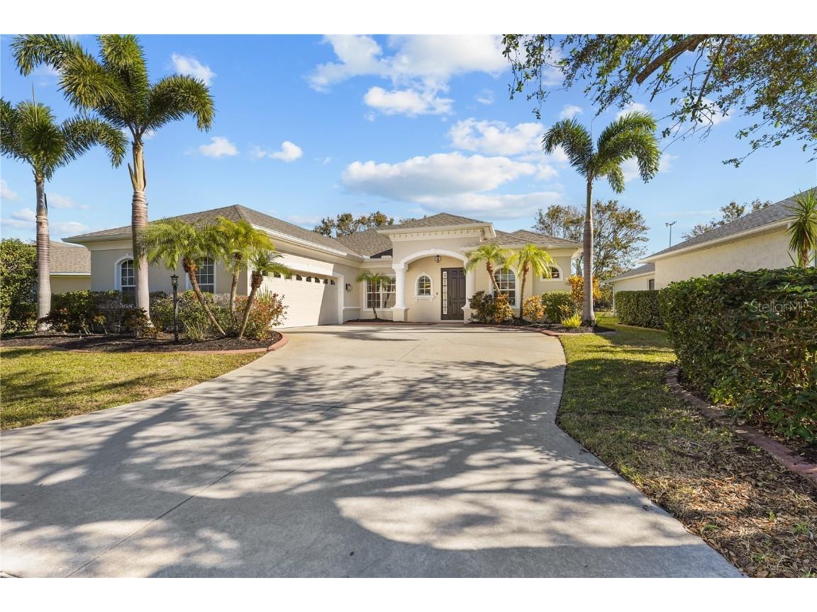 6207 Warbler Lane Lakewood Ranch FL 34202 A4629755 image1