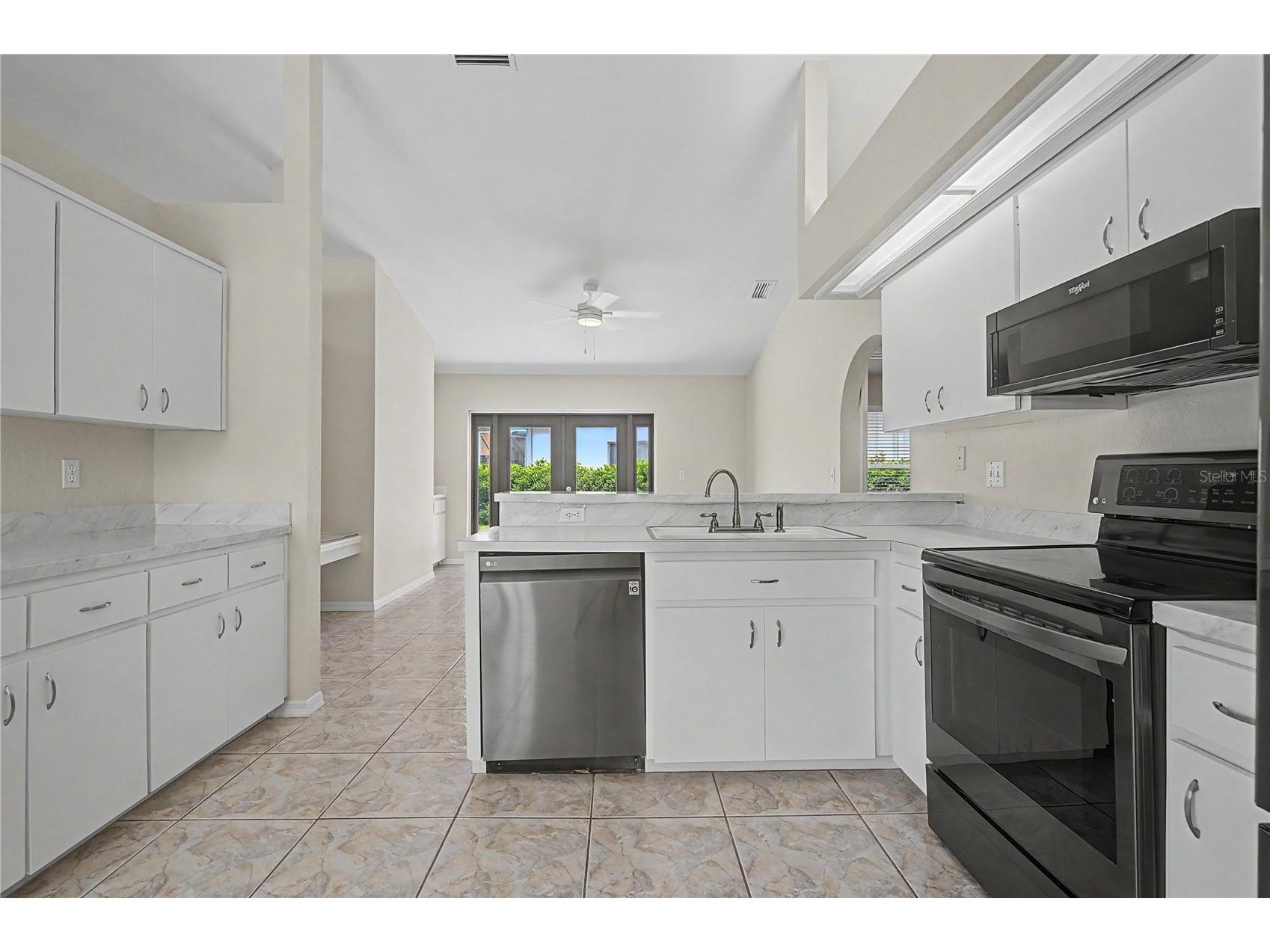 6208 Huntington Drive Zephyrhills FL 33542 TB8503936 image24