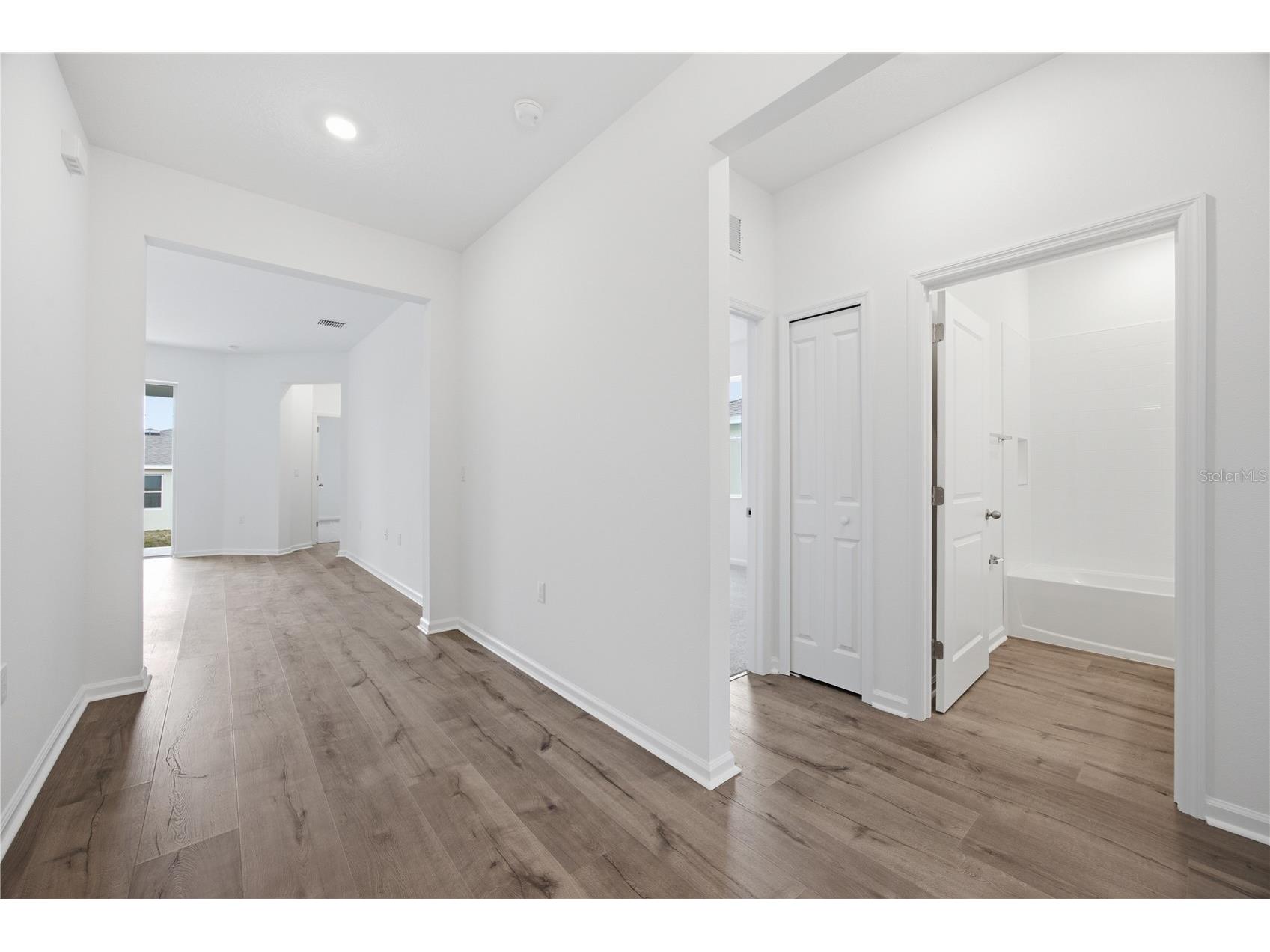 6209 Sanders Grove Circle Okahumpka FL 34762 G5113812 image4