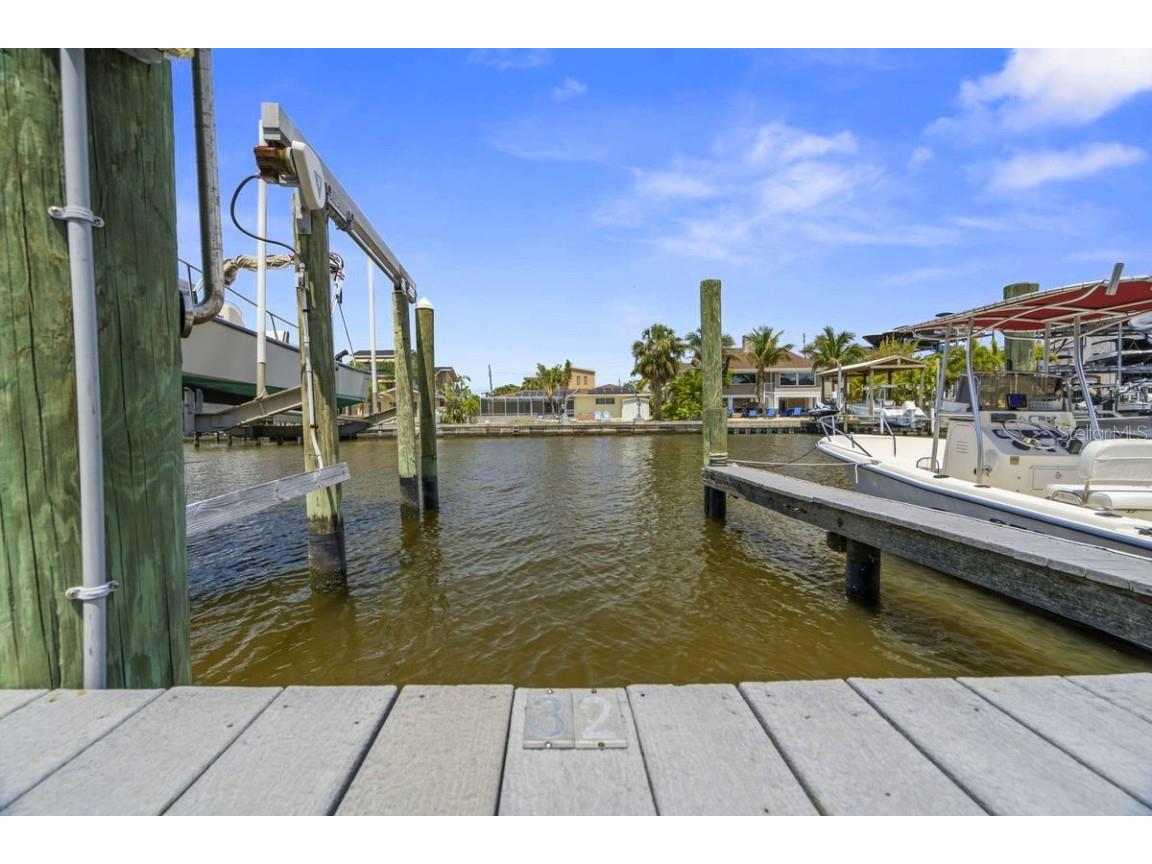 621 Duchess Boulevard Dunedin FL 34698 TB8458086 image3