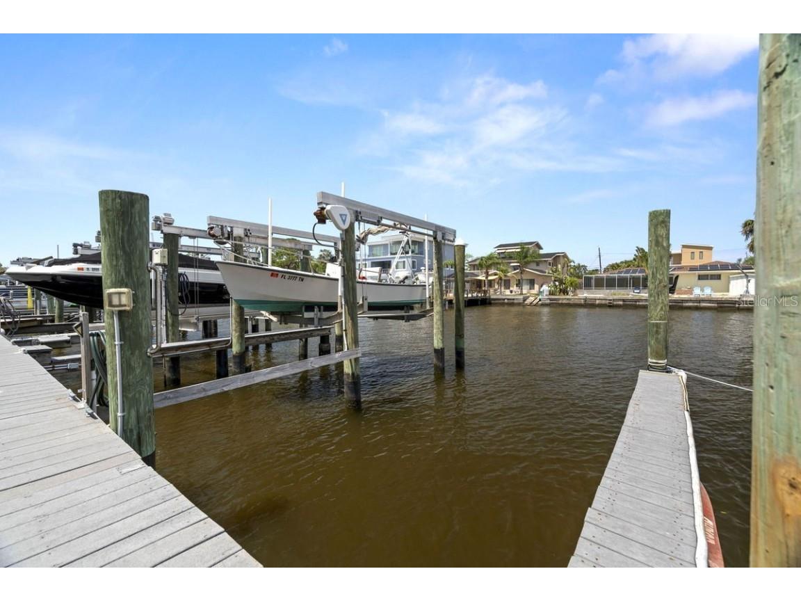 621 Duchess Boulevard Dunedin FL 34698 TB8458086 image39