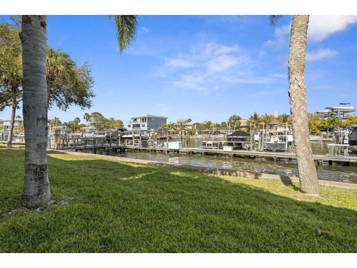 621 Duchess Boulevard Dunedin FL 34698 TB8458086 image41