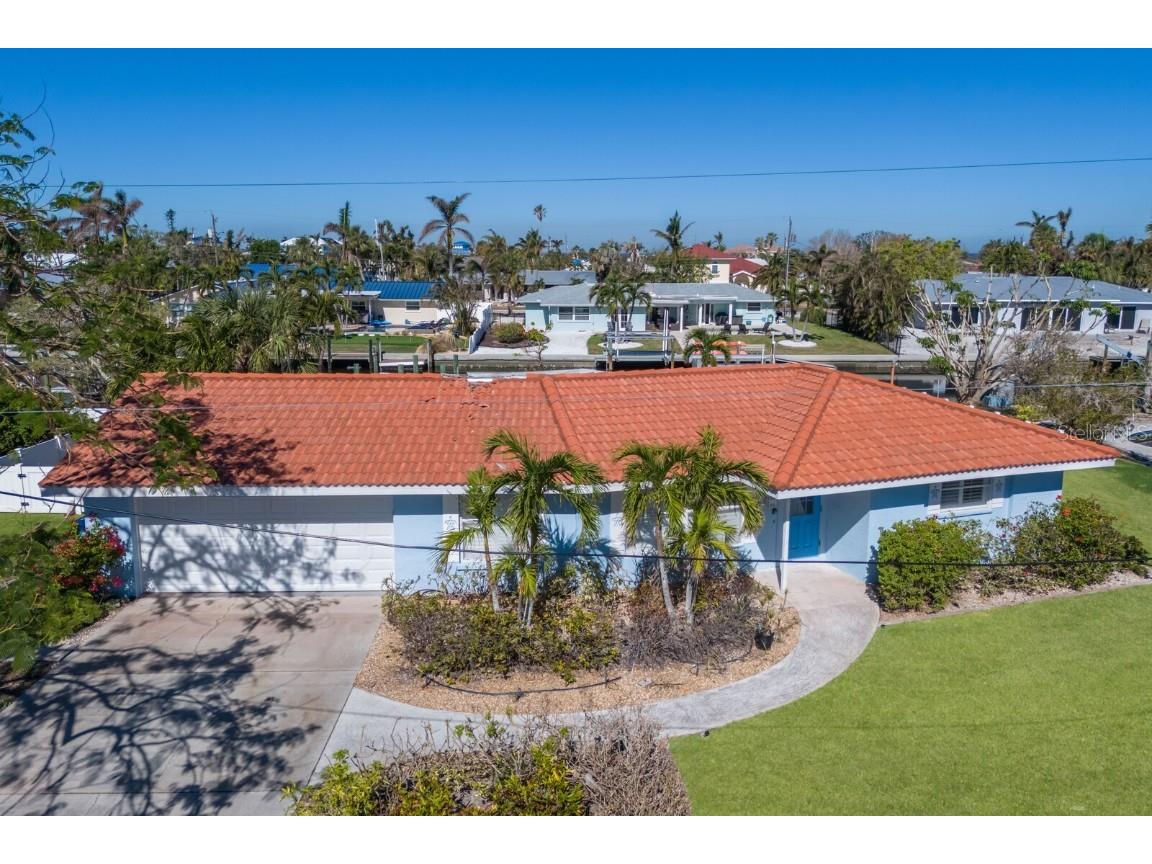 621 Emerald Lane Holmes Beach FL 34217 A4630567 image1