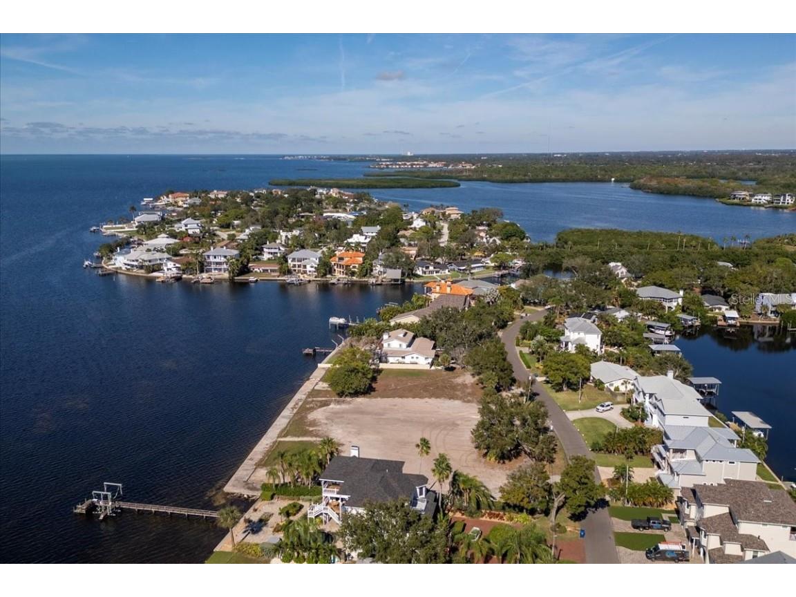 621 Mayo Street Crystal Beach FL 34681 - ST JOSEPH SOUND/GULF OF MEXICO U8221369 image2