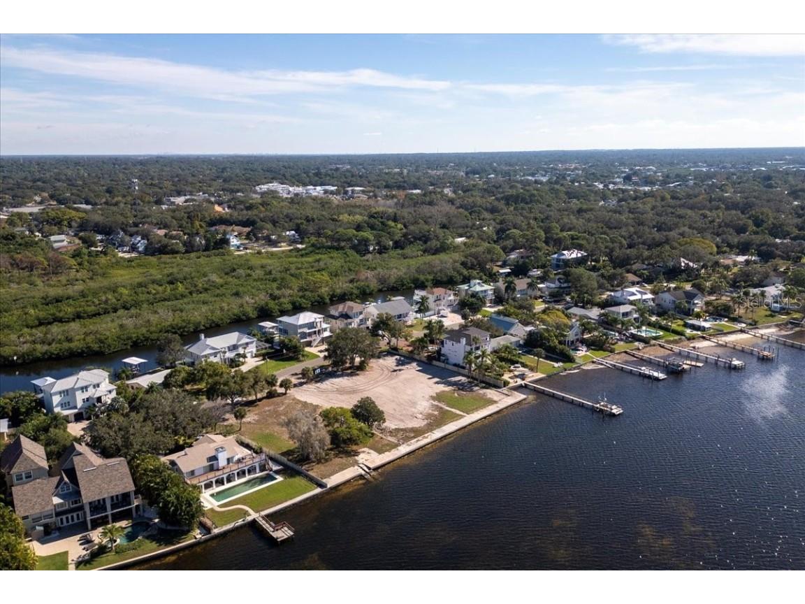 621 Mayo Street Crystal Beach FL 34681 - ST JOSEPH SOUND/GULF OF MEXICO U8221369 image3