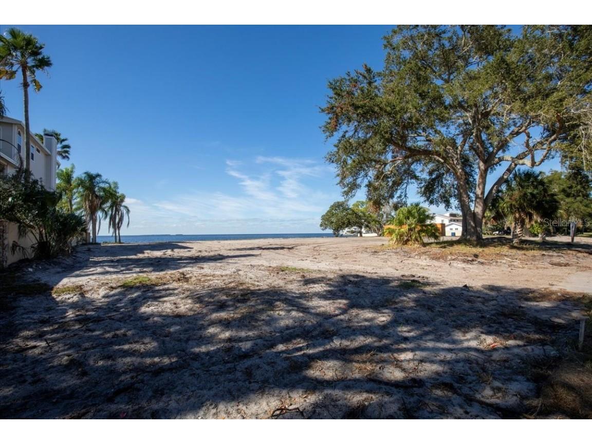 621 Mayo Street Crystal Beach FL 34681 - ST JOSEPH SOUND/GULF OF MEXICO U8221369 image7
