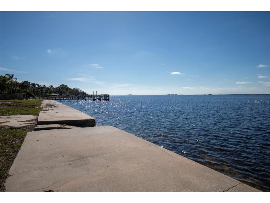 621 Mayo Street Crystal Beach FL 34681 - ST JOSEPH SOUND/GULF OF MEXICO U8221369 image8
