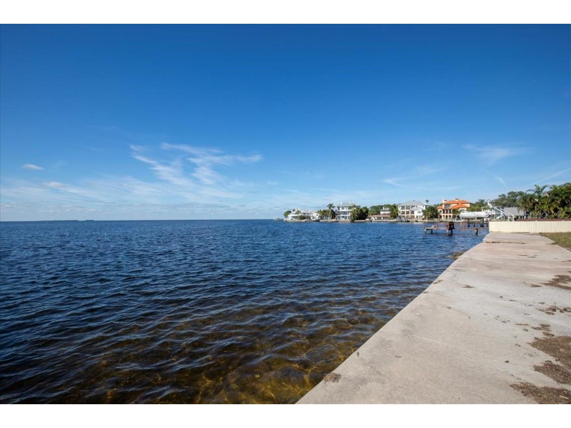 621 Mayo Street Crystal Beach FL 34681 - ST JOSEPH SOUND/GULF OF MEXICO U8221369 image9