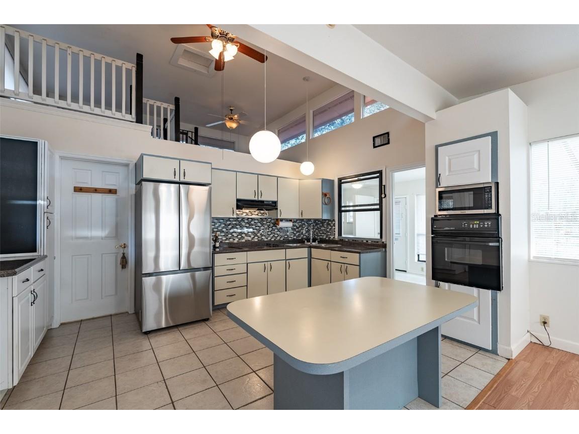 621 NE 165th Terrace Silver Springs FL 34488 OM715959 image15