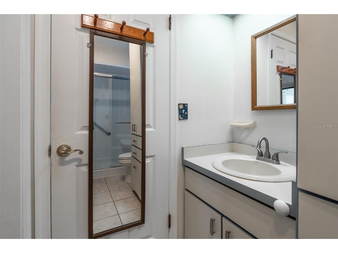 621 NE 165th Terrace Silver Springs FL 34488 OM715959 image33