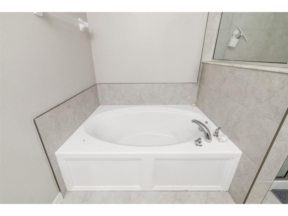 621 Royal Empress Drive Ruskin FL 33570 TB8445496 image39