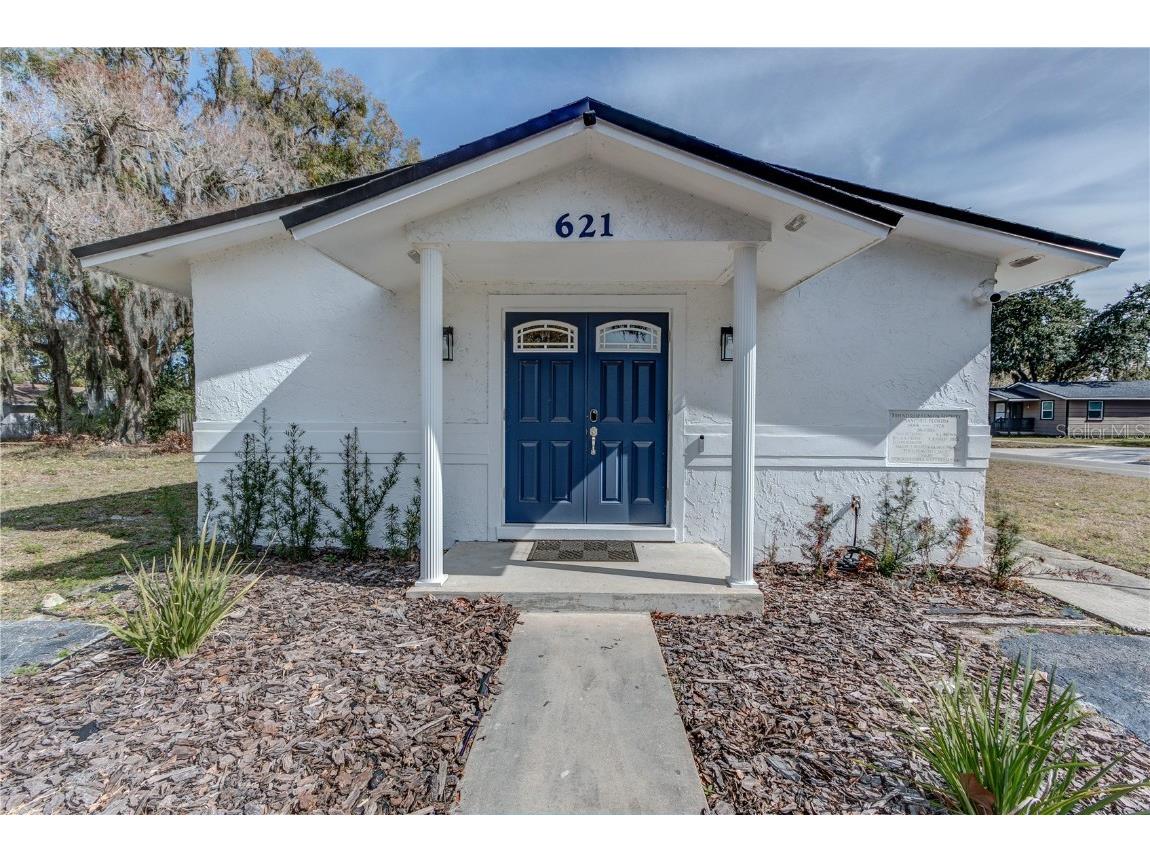621 S Locust Avenue Sanford FL 32771 O6283309 image1