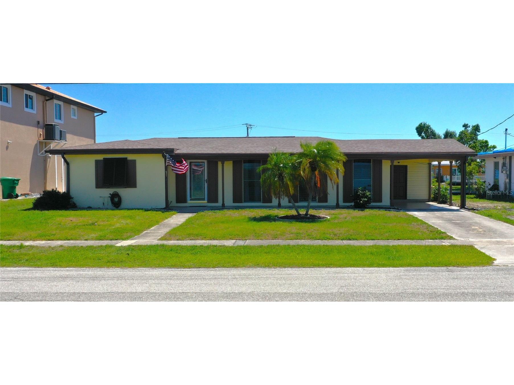 621 Sharon Circle Port Charlotte FL 33952 - CANAL D-2 C7474436 image1