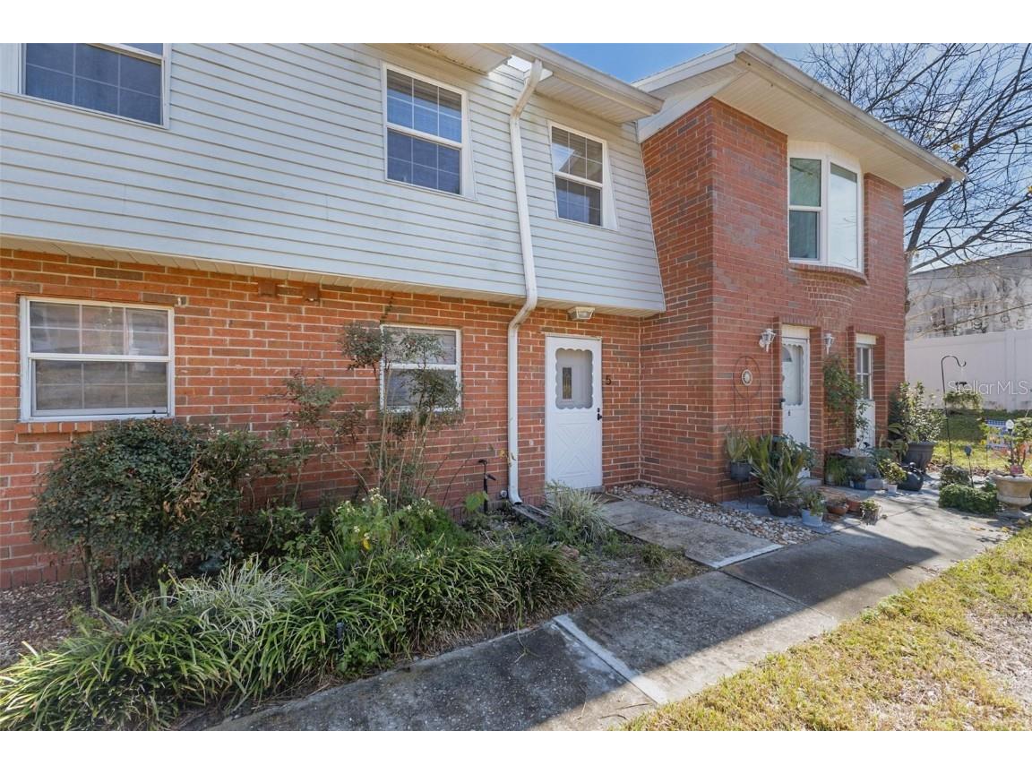 621 W Indiana Avenue #5 Deland FL 32720 O6276762 image1