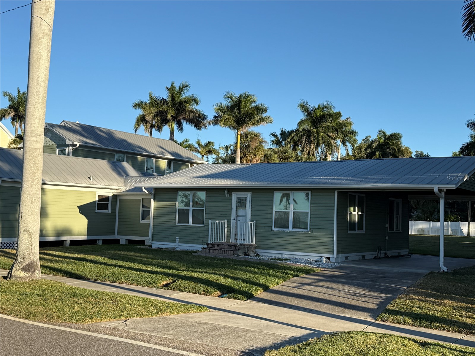621 or 625 W Retta Esplanade Punta Gorda FL 33950 C7520414 image4