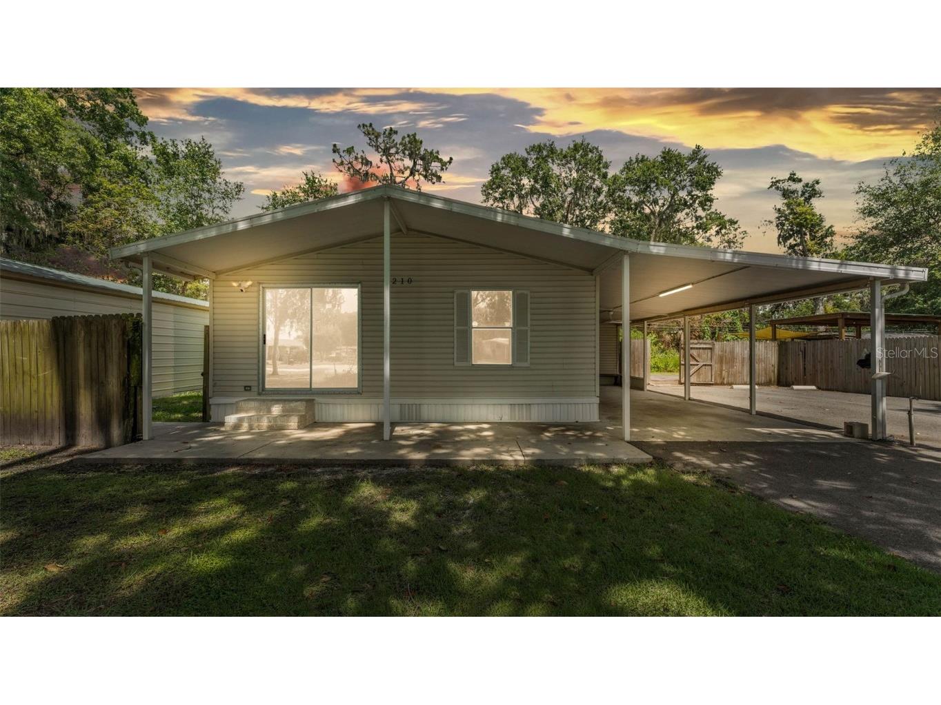 6210 Pinewood Village Circle E Lakeland FL 33811 L4953740 image1