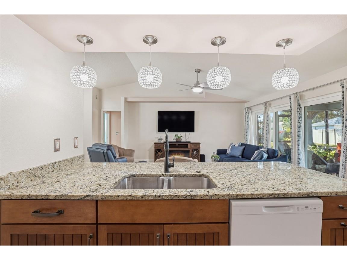 6211 65th Place E Palmetto FL 34221 TB8451431 image17