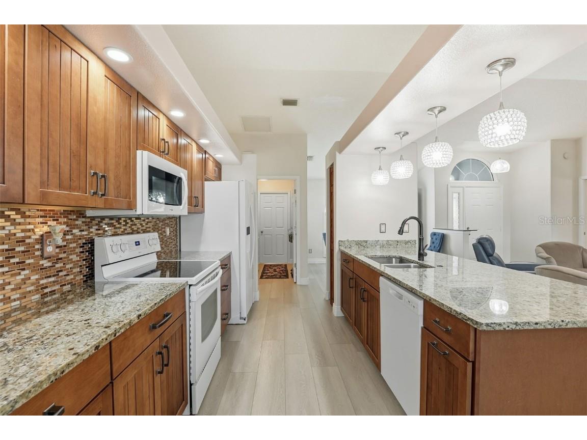 6211 65th Place E Palmetto FL 34221 TB8451431 image22