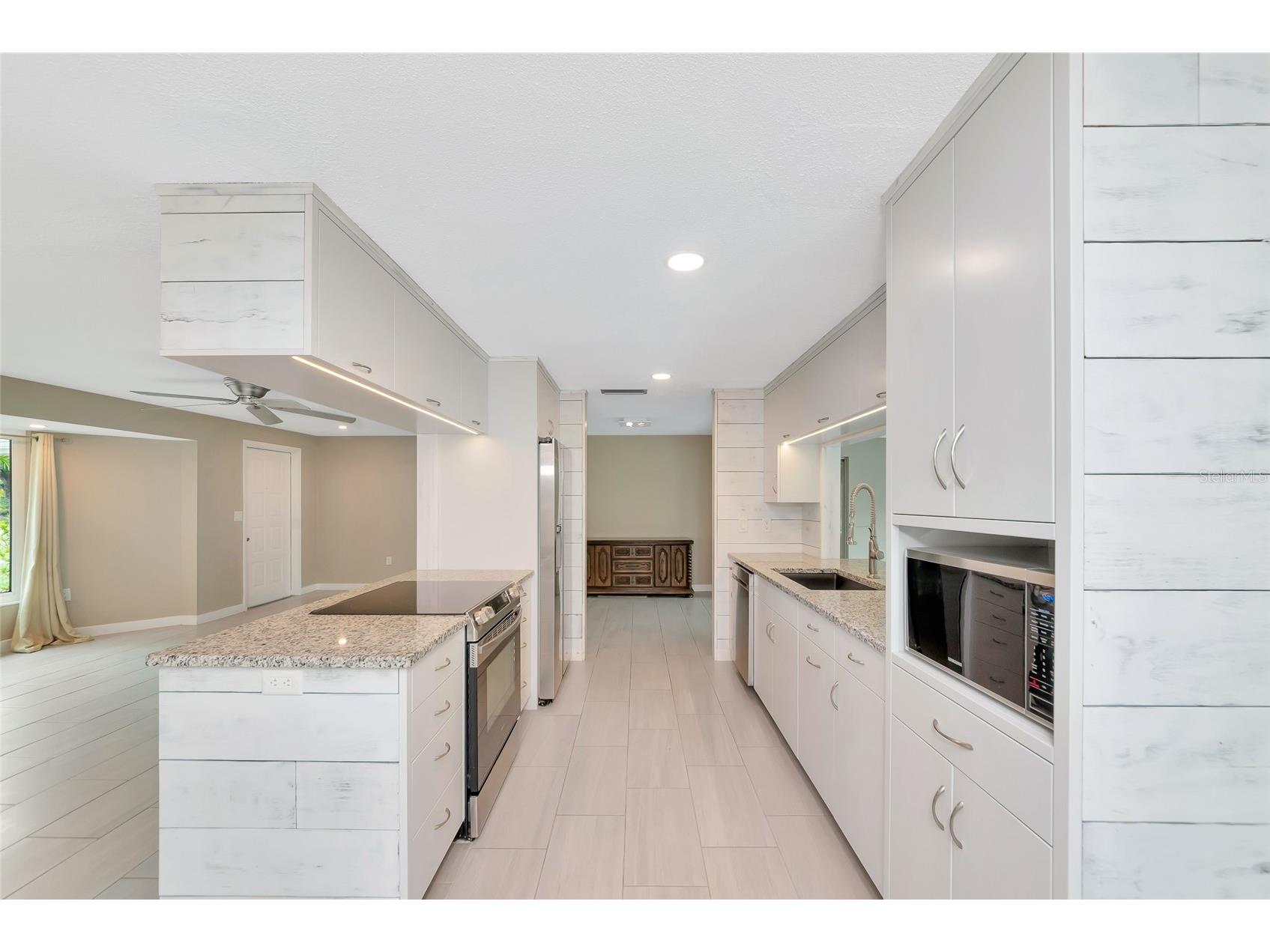 6211 Canary Street Sarasota FL 34241 - Twin Lakes A4696373 image10