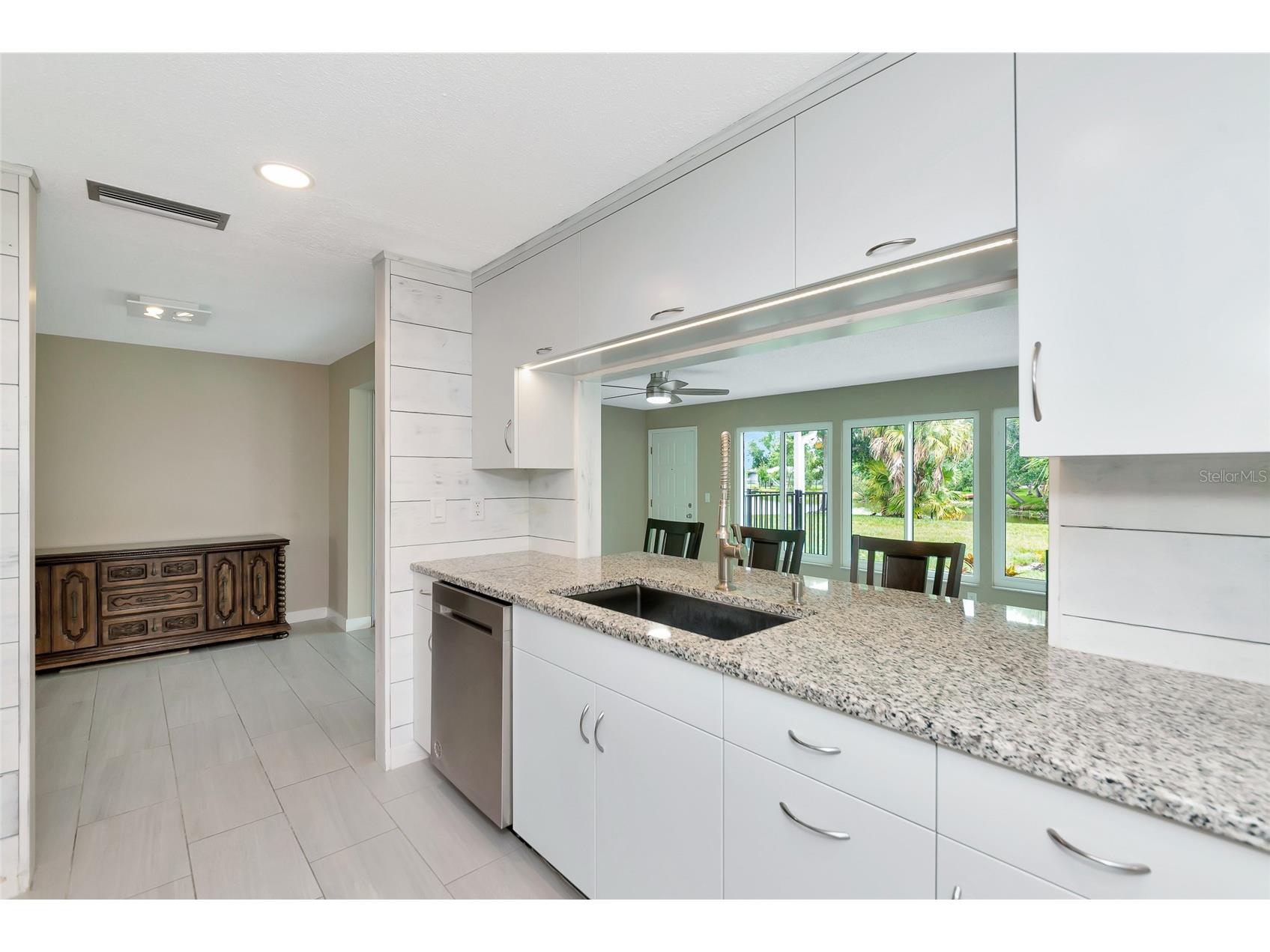 6211 Canary Street Sarasota FL 34241 - Twin Lakes A4696373 image11