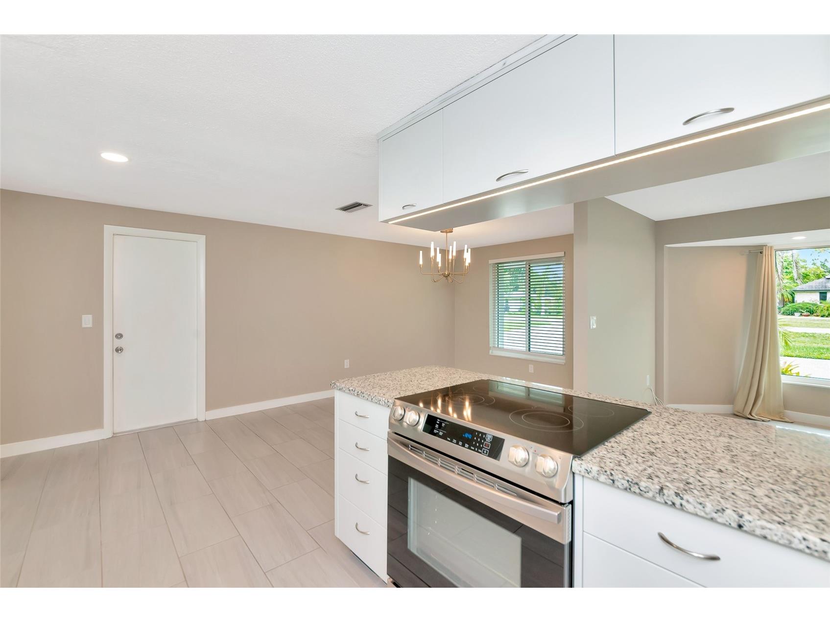 6211 Canary Street Sarasota FL 34241 - Twin Lakes A4696373 image12