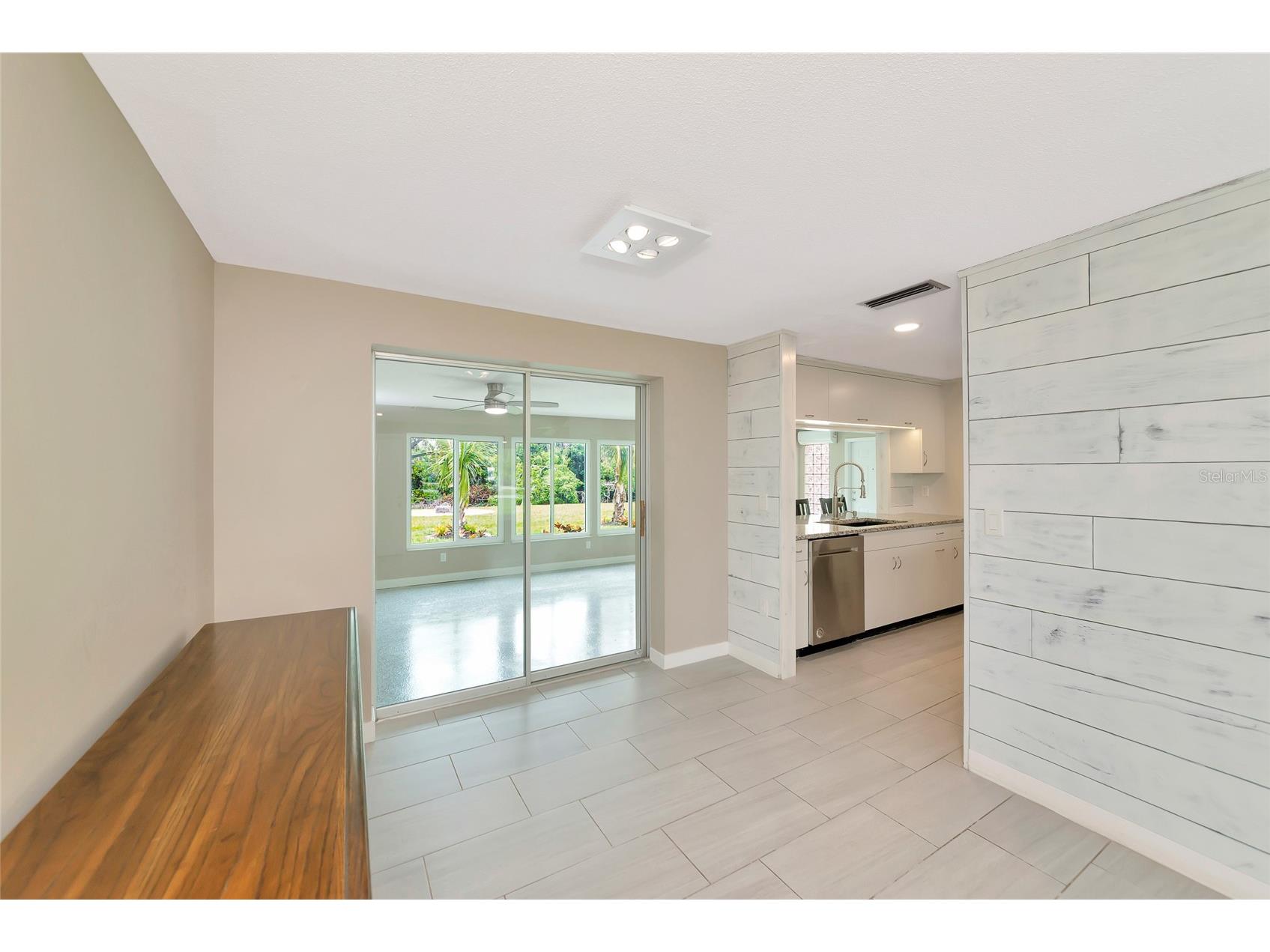 6211 Canary Street Sarasota FL 34241 - Twin Lakes A4696373 image8