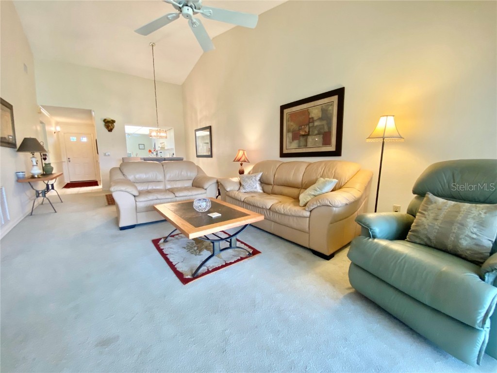 6211 Timber Lake Drive #B6 Sarasota FL 34243 A4657900 image10