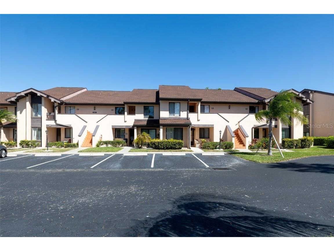 6211 Timber Lake Drive #B9 Sarasota FL 34243 A4641156 image1