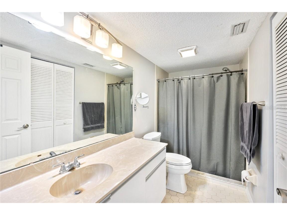 6211 Timber Lake Drive #B9 Sarasota FL 34243 A4641156 image20