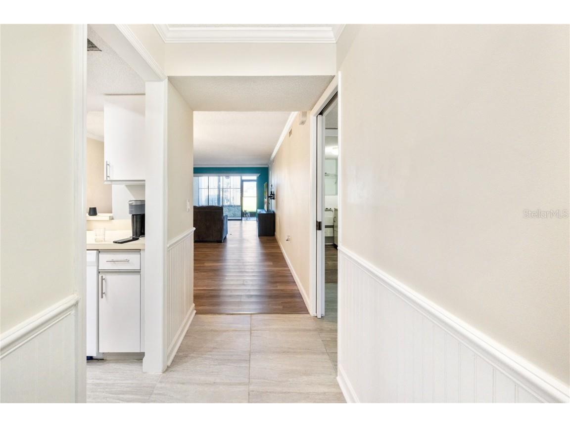 6211 Timber Lake Drive #B9 Sarasota FL 34243 A4641156 image4