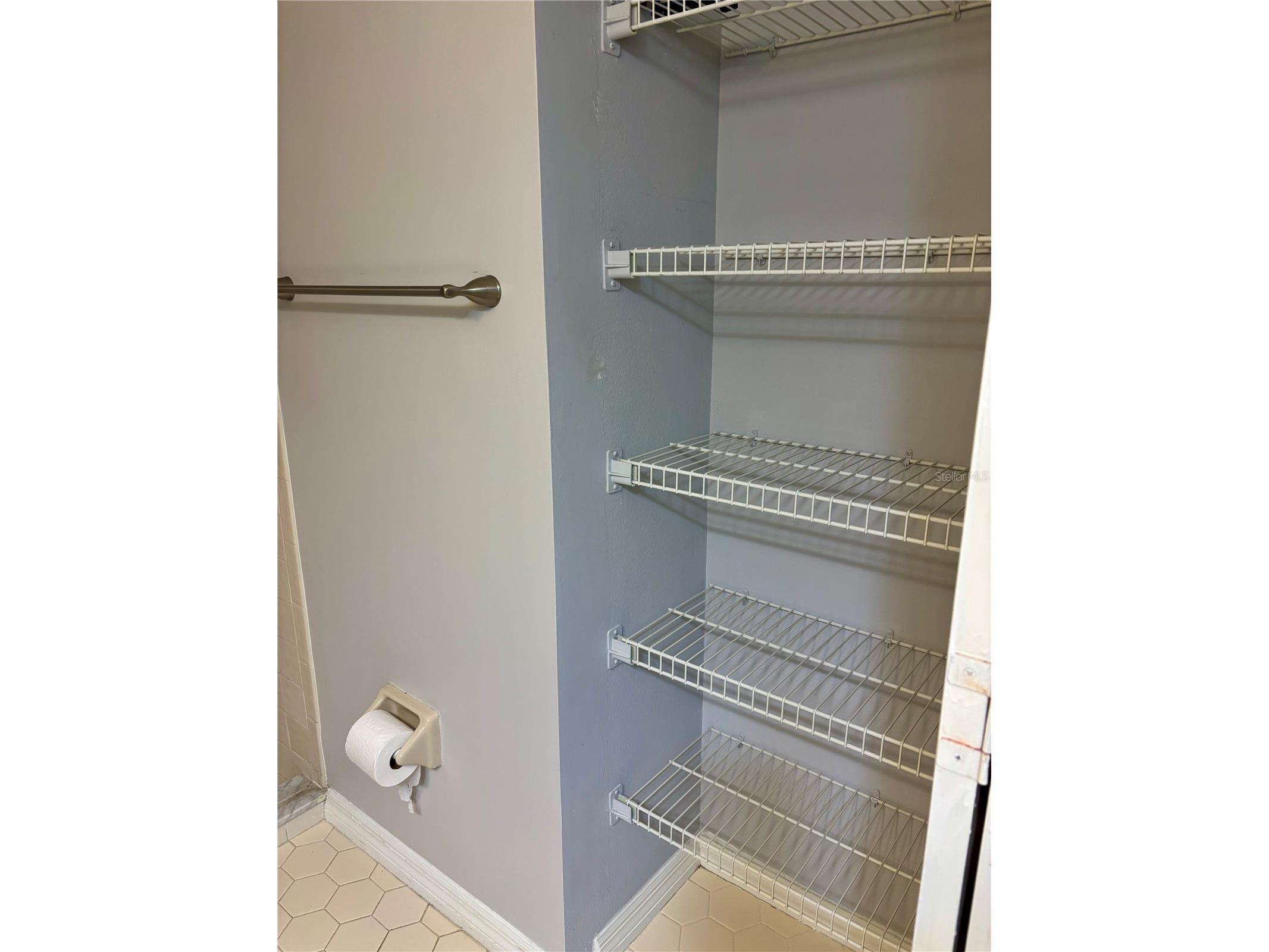 6211 Timber Lake Drive #B9 Sarasota FL 34243 A4682078 image18