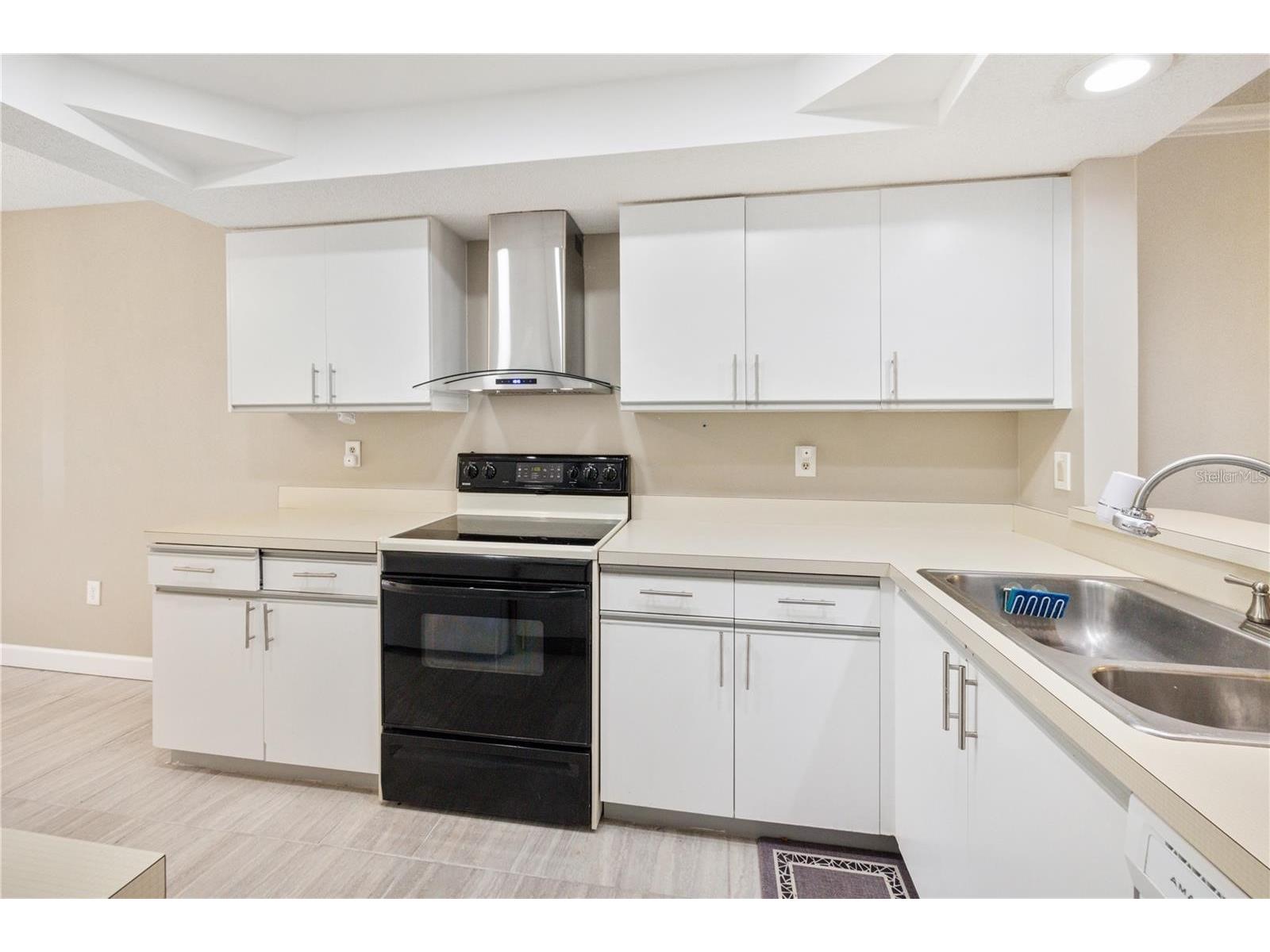 6211 Timber Lake Drive #B9 Sarasota FL 34243 A4682078 image4