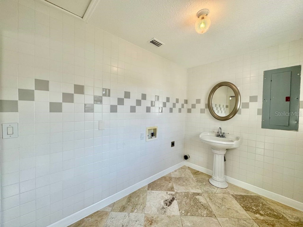 6212 N Grady Avenue Tampa FL 33614 TB8447469 image19