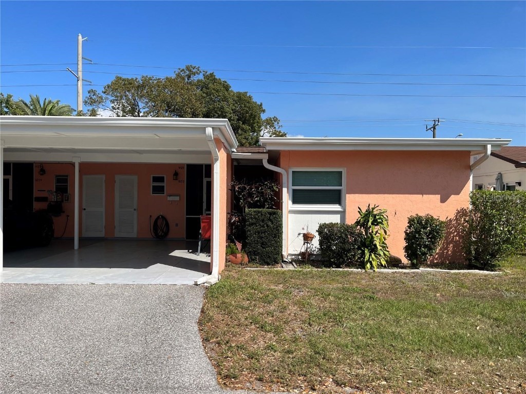 6213 Green View Drive #127 Sarasota FL 34231 A4582026 image1