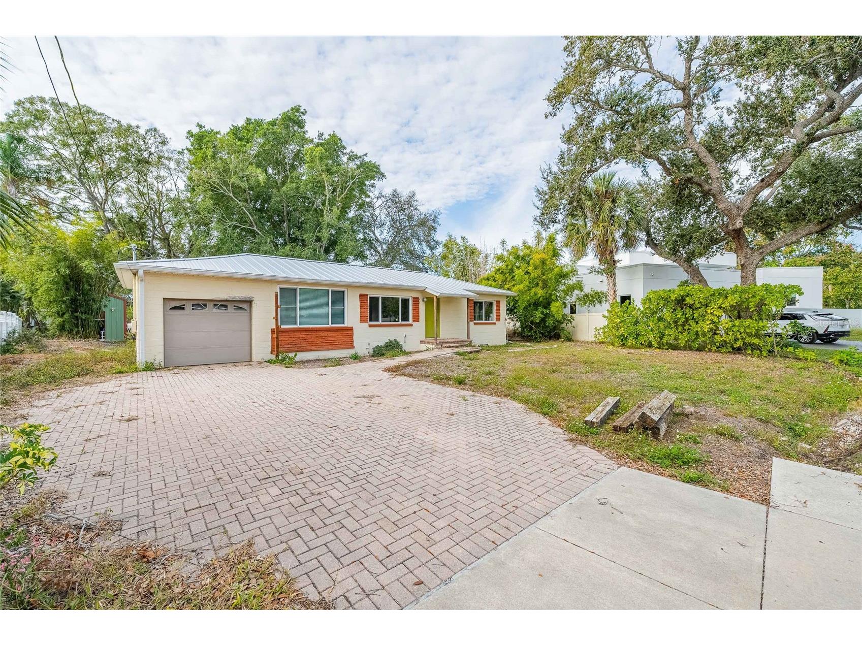 6213 Sanders Drive Tampa FL 33611 TB8469173 image1