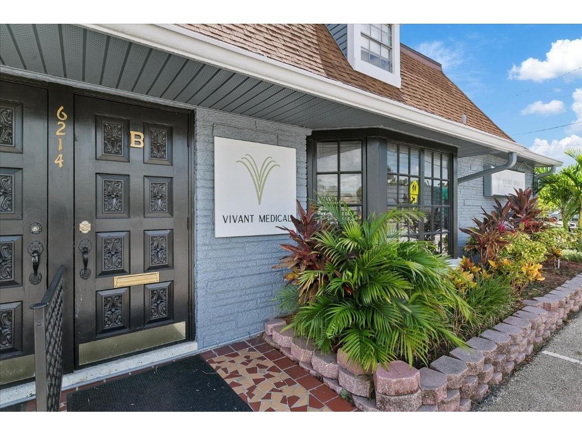 6214 Memorial Highway #B Tampa FL 33615 U8207045 image1