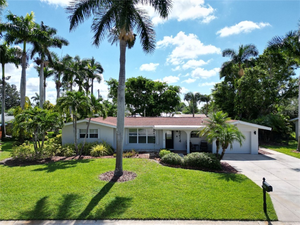 6214 Saint Andrews Circle N Fort Myers FL 33919 O6131588 image1