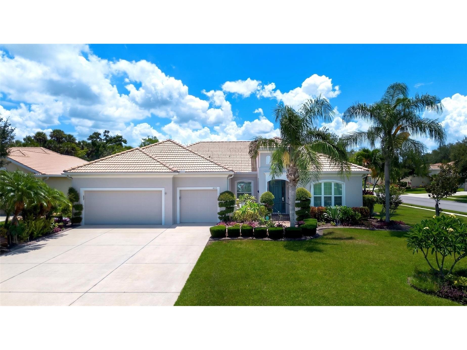 6215 46th Court E Bradenton FL 34203 A4696457 image1