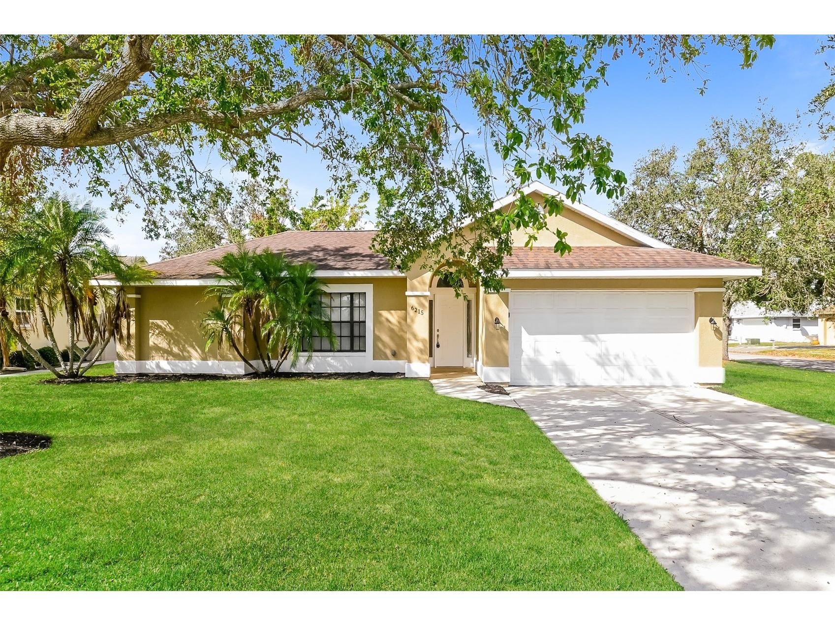 6215 65th Pl E Palmetto FL 34221 C7517857 image1