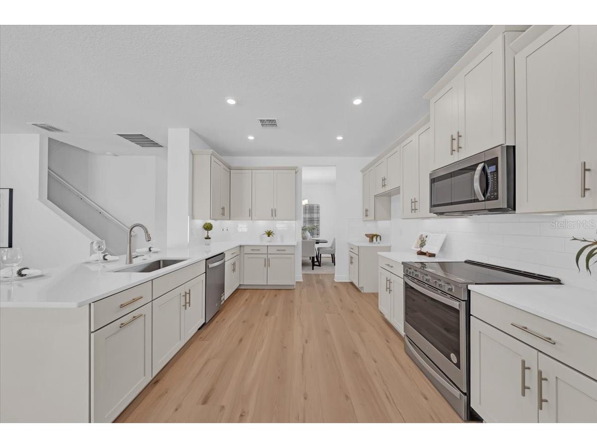 6216 29th Street N Saint Petersburg FL 33702 TB8453818 image3