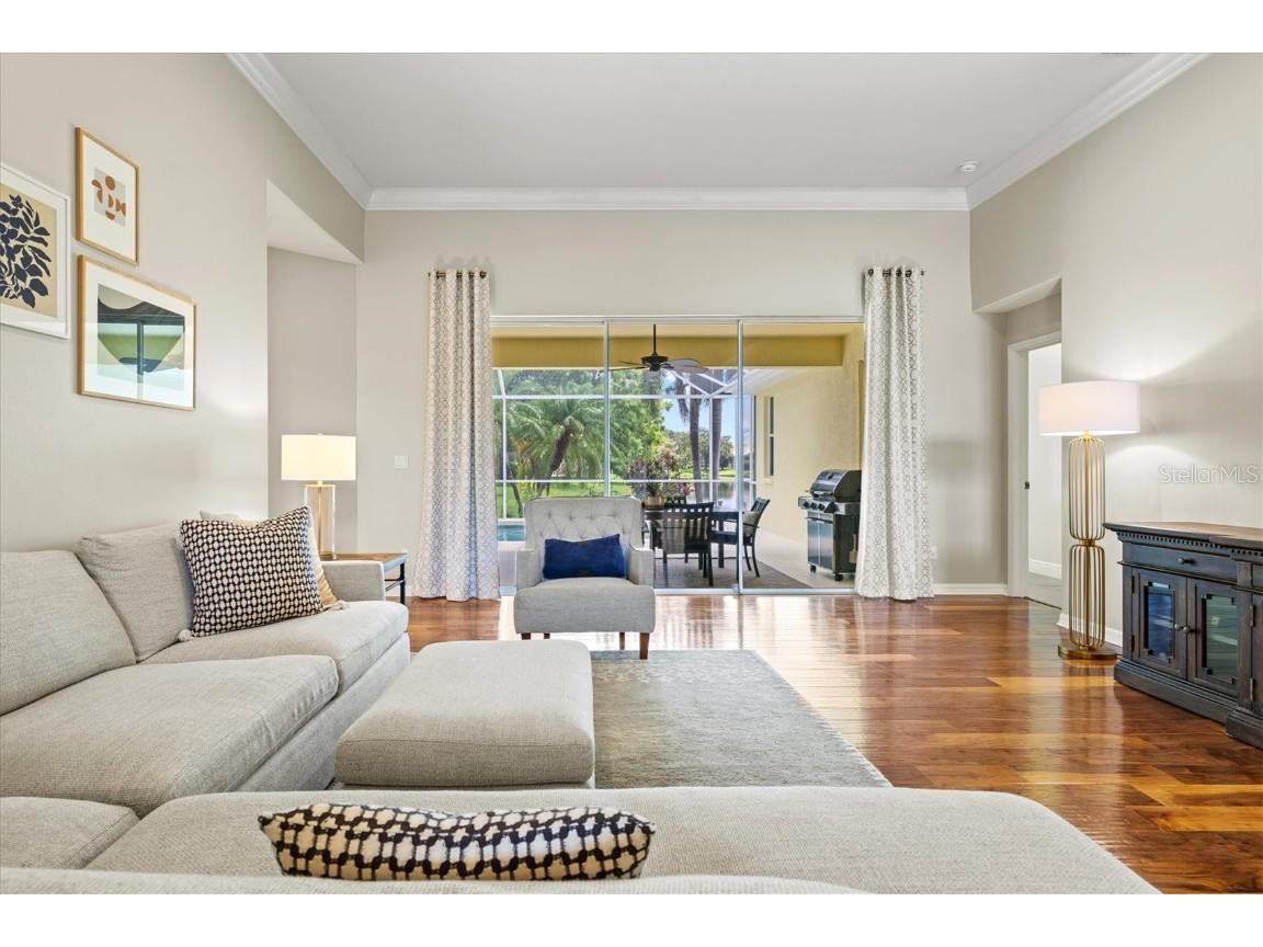 6216 Donnington Court Sarasota FL 34238 A4657006 image2